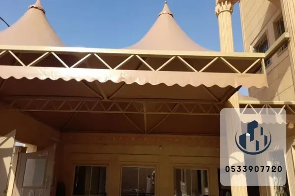 مظلات هرمية