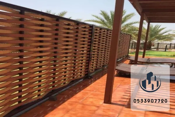 سواتر خشبية للجلسات الخارجية والبرجولات