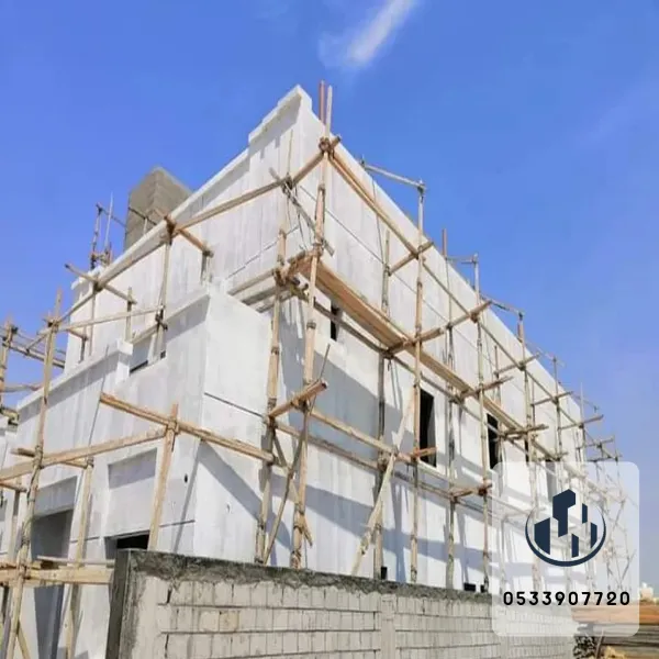 تنفيذ ديكورات خشبية بتصاميم فنية وإضافات جمالية للمنزل